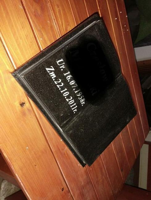 Pomniki, nagrobki, pomniki, nagrobki