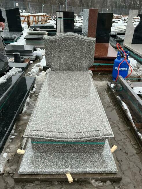 Montaż nagrobkow itp