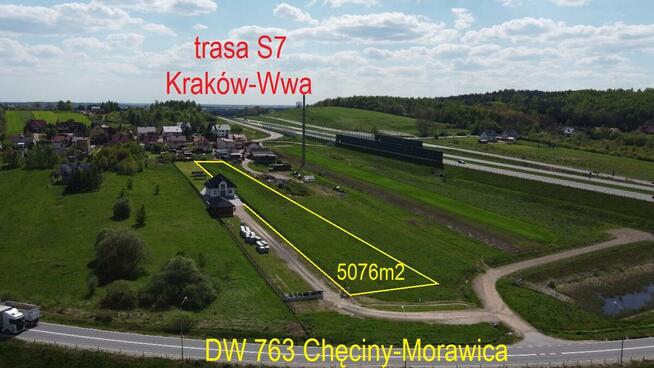 budowlana komercyjna z widokiem na zamek w Chęcinach