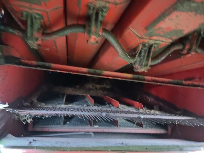 Sprzedam kombajn zbożowy- BIZON ZO56