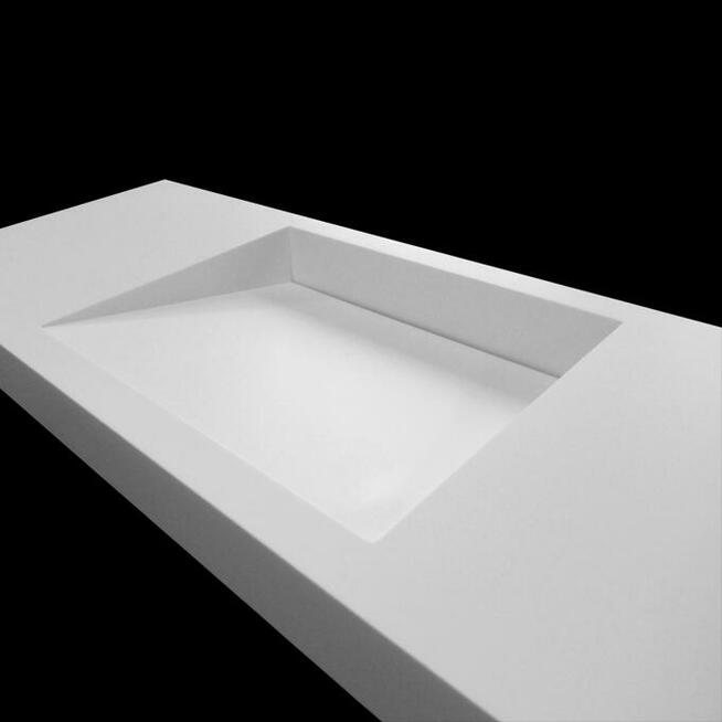 Umywalka łazienkowa z tylnym odpływem szczelinowym 130x50x10