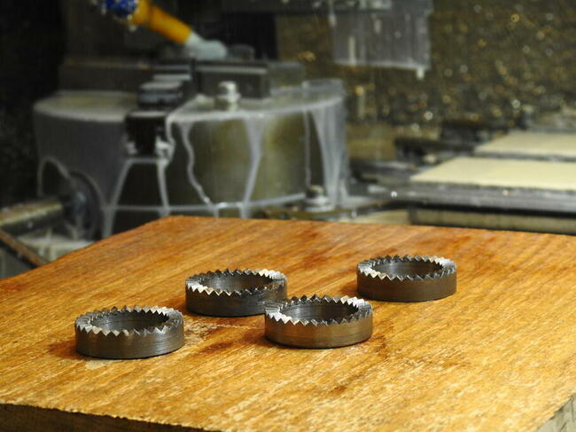 Frezowanie CNC , MDF , plexi , aluminium , formy , panele