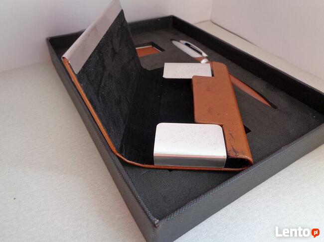 Upominek - wizytownik + długopis + brelok