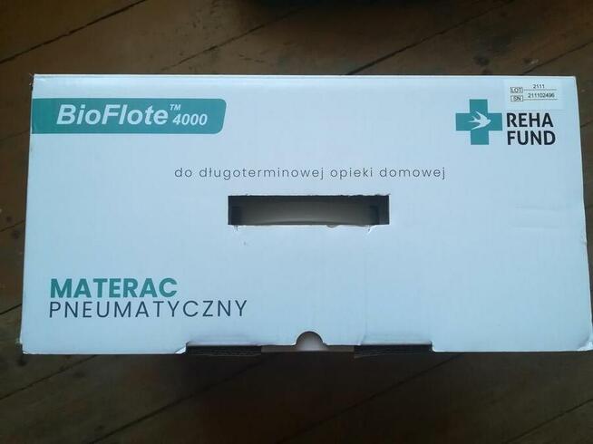 Materac przeciwodleżynowy pneumatyczny z kompresorem