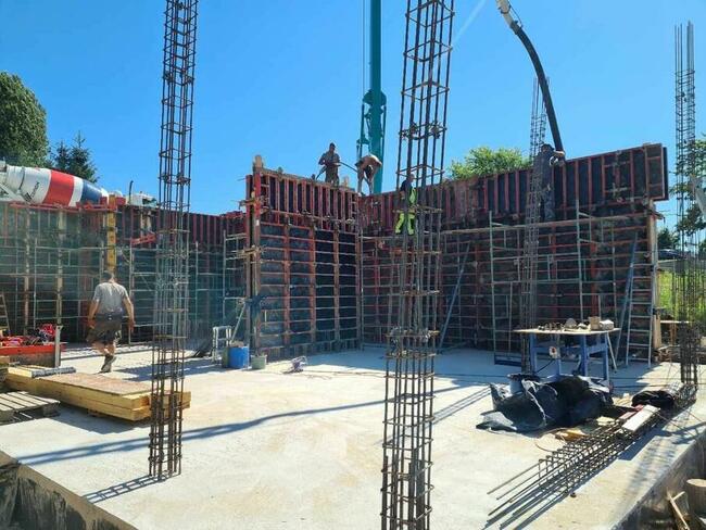 budowa domów ekipa budowlana płyta fundamentowa