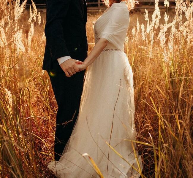 Suknia ślubna rozmiar S/M + welon, etola i koło w zestawie