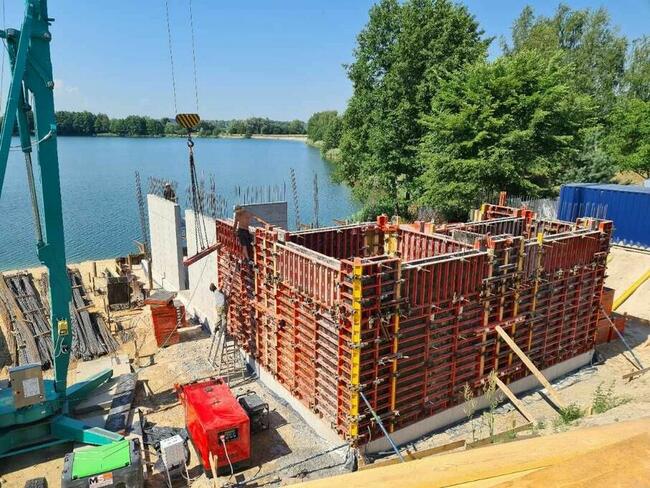 budowa domów ekipa budowlana płyta fundamentowa