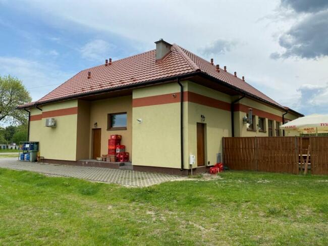 Budynek handlowo-usługowy k. Ostrowi Mazowieckiej