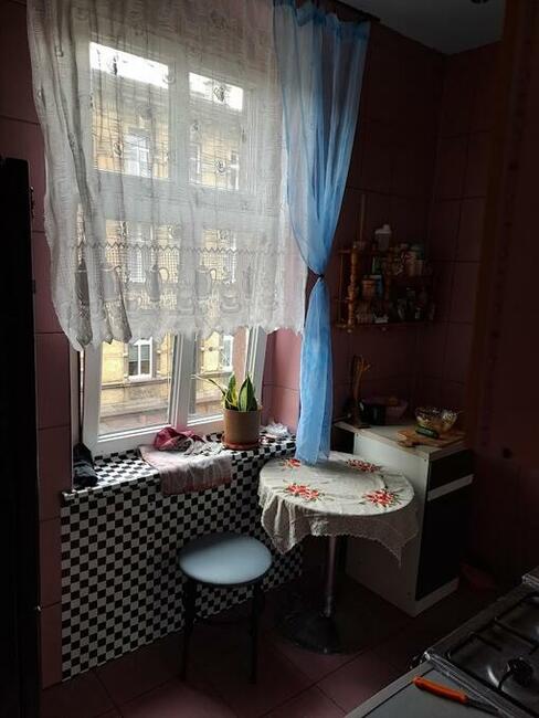 Zamienie mieszkanie na większe trzypokojowe z kuchnią.