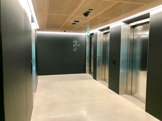 Lokal z Antresolą - Usługi, Handel - Łazienki Królewskie