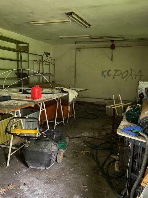 magazyn do wynajęcia, brudne