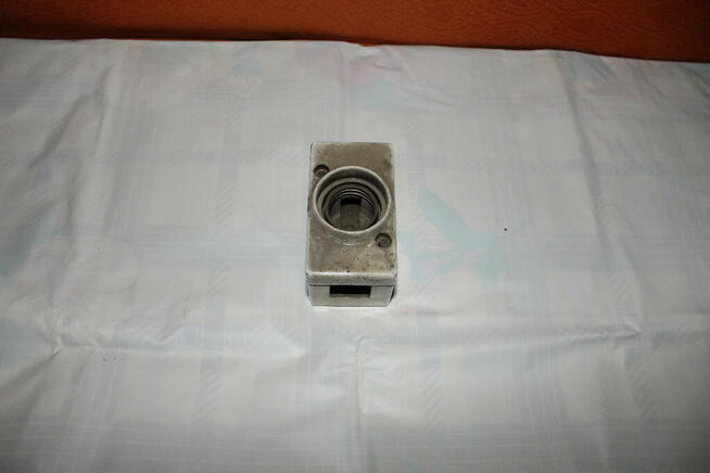 Ceramiczne gniazdo bezpiecznika PRL