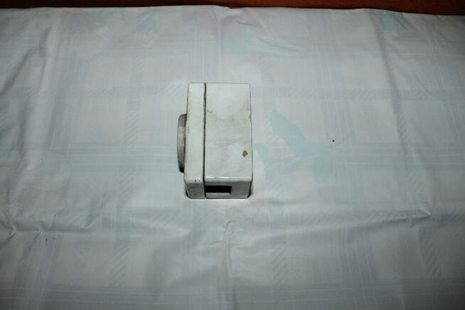 Ceramiczne gniazdo bezpiecznika PRL