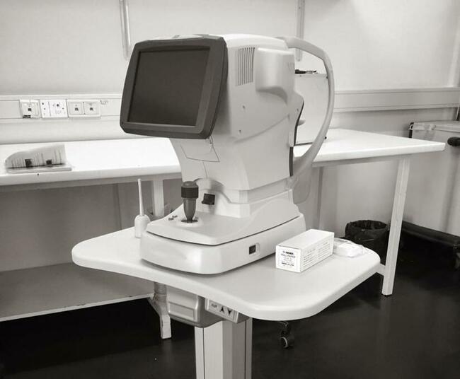 Nidek CEM-530 Specular Microscope