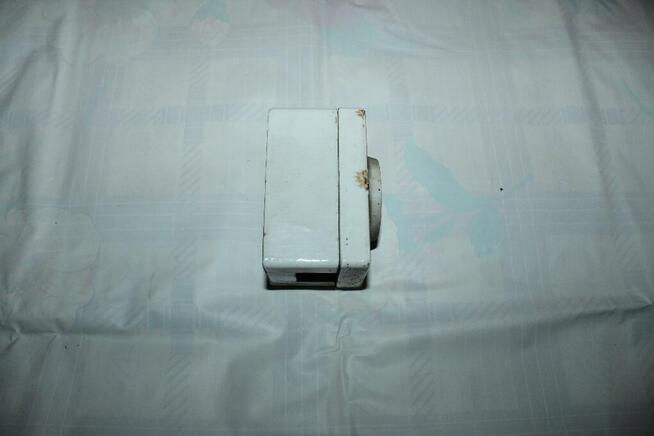 Ceramiczne gniazdo bezpiecznika PRL