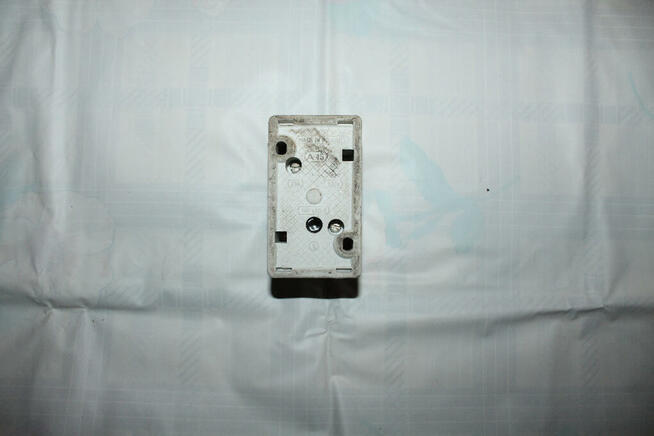 Ceramiczne gniazdo bezpiecznika PRL