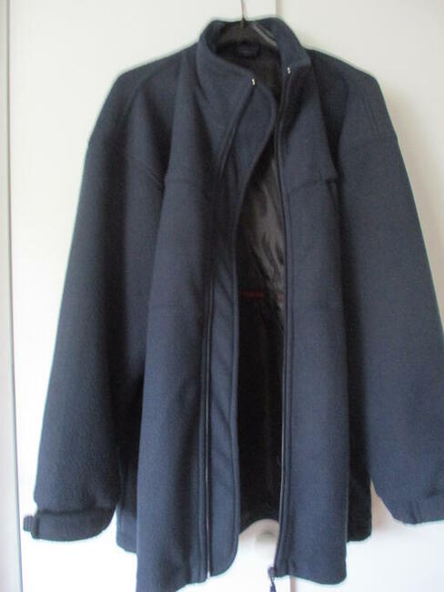 Nowa kurtka granatowa.