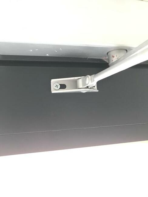 Retusz uszkodzeń, okna, drzwi, witryny sklepowe itp.