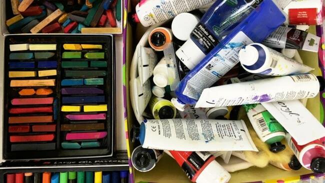 Przyjmę materiały plastyczne - artystyczne