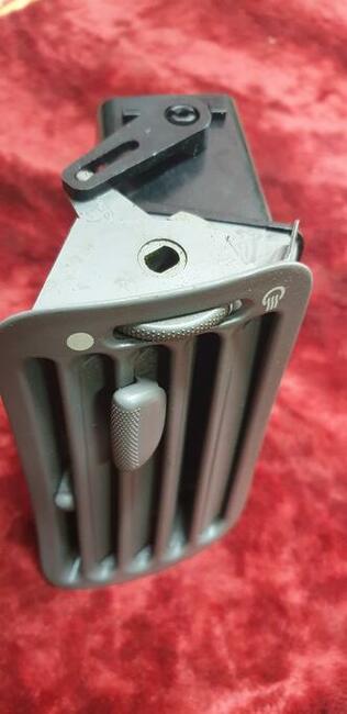 Wylot nadmuchu powietrza Ford 1994