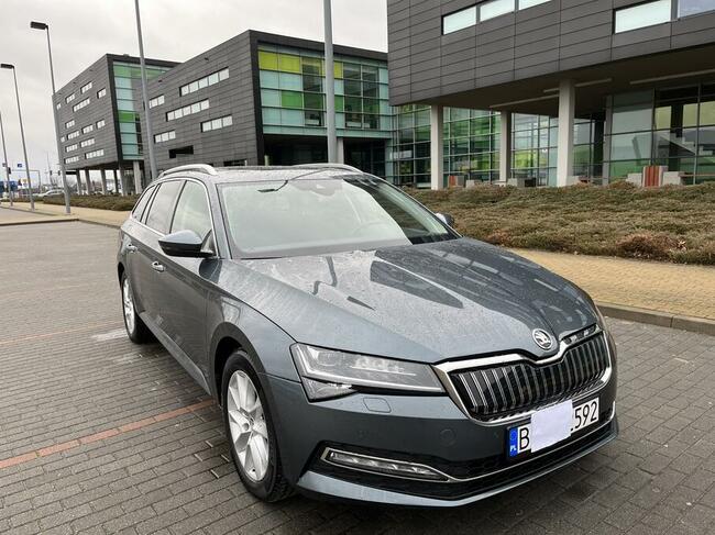 Skoda Superb Hybryda panorama dach