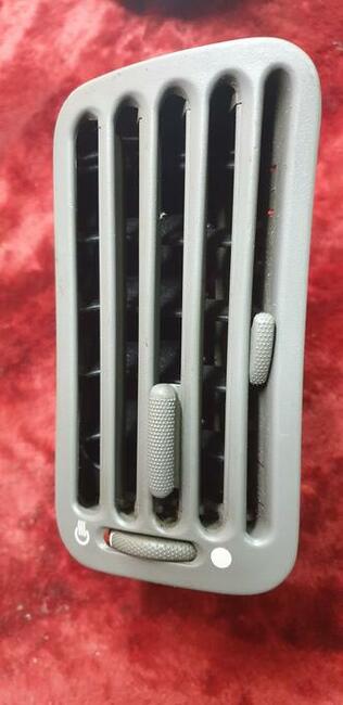 Wylot nadmuchu powietrza Ford 1994