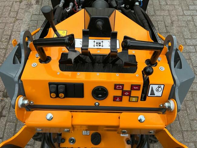 Giant SK252D Kompaktowa ładowarka kołowa