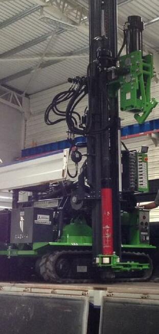 Kafar gąsienicowy do słupów paneli farm PV marki Mazaka, 4,6