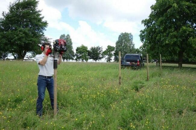 Kafar ręczny spalinowy, profesjonalny, słupy PV, ogrodzenia