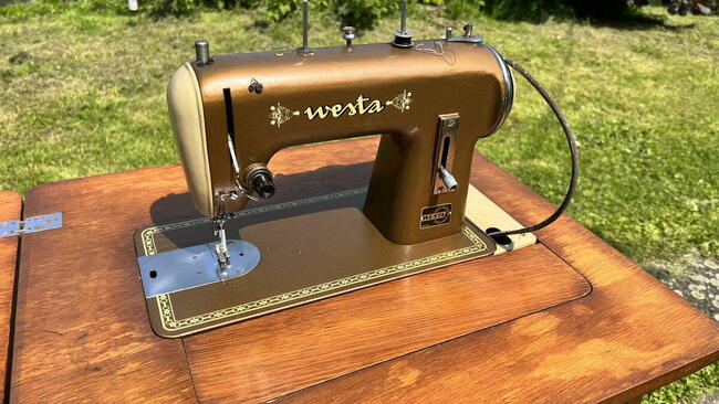 Maszyna do szycia WESTA z 1962r.