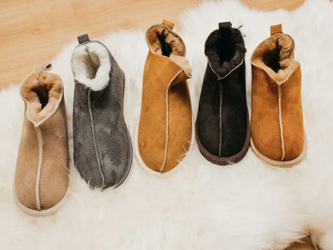 Kapcie i Pantofle ze Skór Owczych Naturalnych PRODUCENT