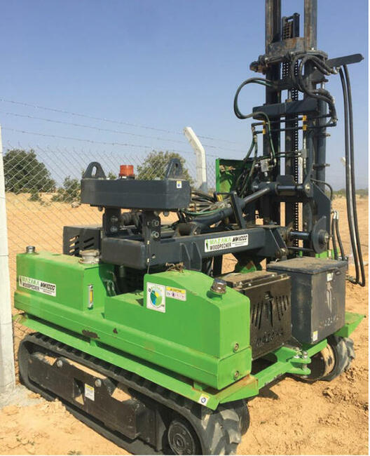 Kafar gąsienicowy do słupów paneli farm PV marki Mazaka, 4,6