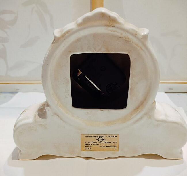 Komplet z porcelany, ręczne wykonanie ażur, róże, kolor ecri