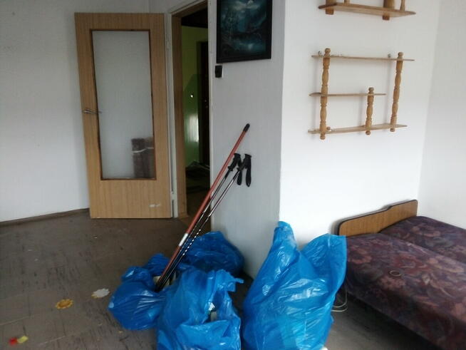 Opróżnianie mieszkań , domów , Piwnic . Wywóz rzeczy