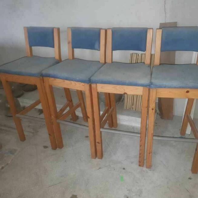 komplet 4 stołków barowych wysokich, z litej sosny