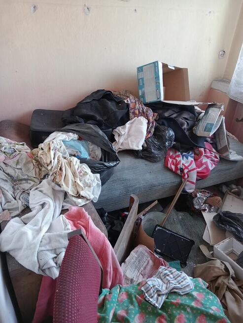 Opróżnianie mieszkań , domów , Piwnic . Wywóz rzeczy