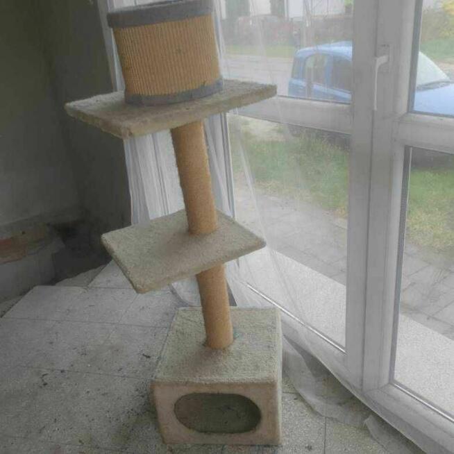 Drapak z domkiem dla kota,