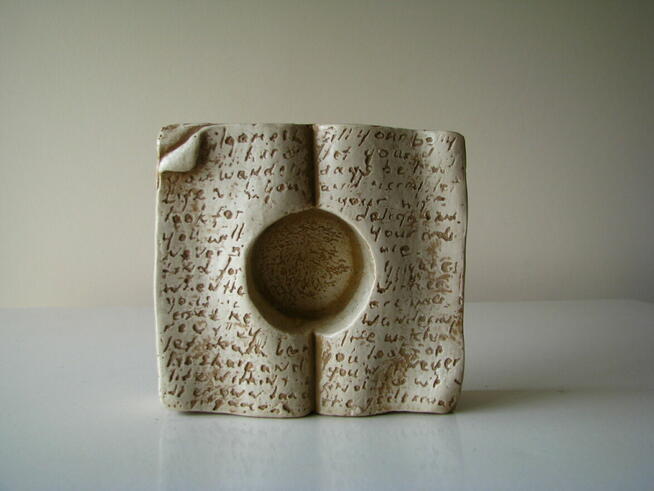 Stylowy świecznik – stara księga, przycisk do papieru