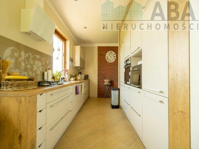 Wyjątkowy dom na sprzedaż z garażem w gm. Rzgów