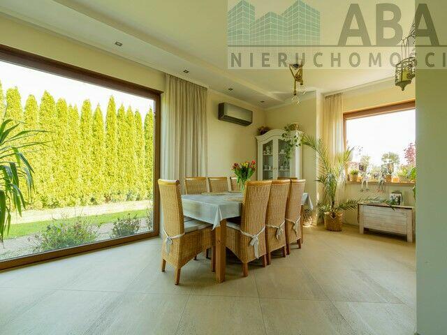 Wyjątkowy dom na sprzedaż z garażem w gm. Rzgów