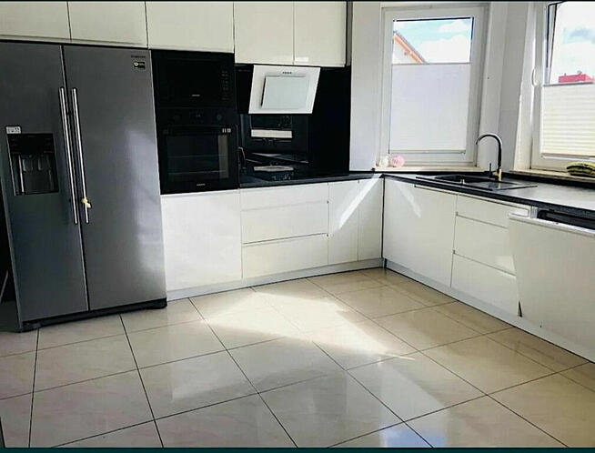 Dom z Basenem, dz. 1915m2