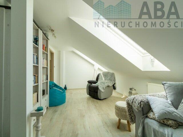 Wyjątkowy dom na sprzedaż z garażem w gm. Rzgów