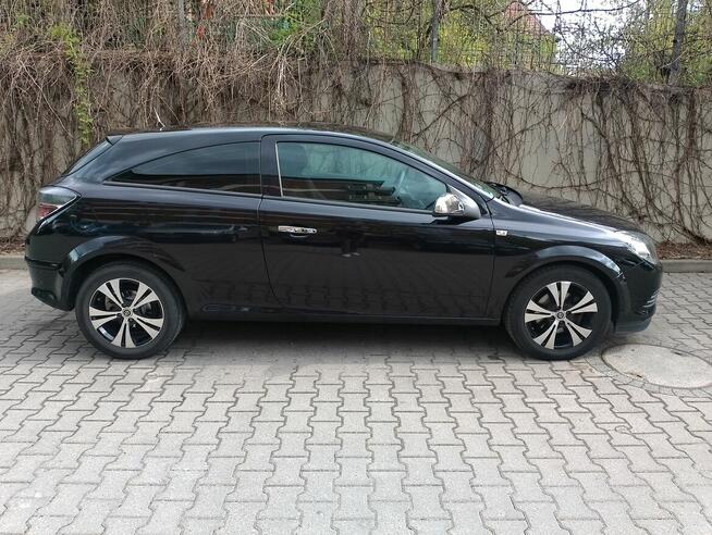 Sprzedam opel astra H benzyna rocznik 2009