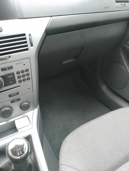 Sprzedam opel astra H benzyna rocznik 2009