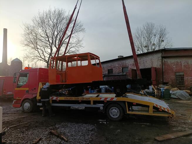 Holowanie Transport samochodów maszyn