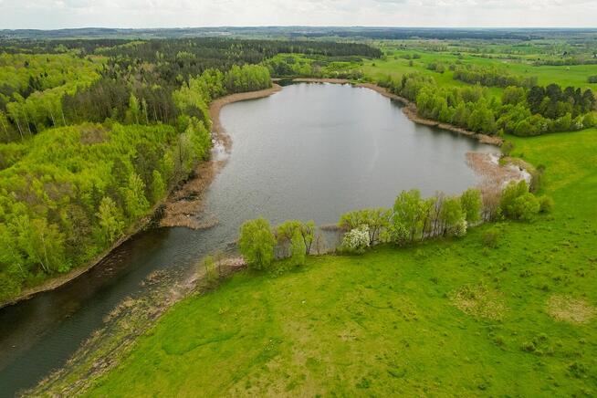 Działki z linią brzegową i widokiem na jez. Rogale