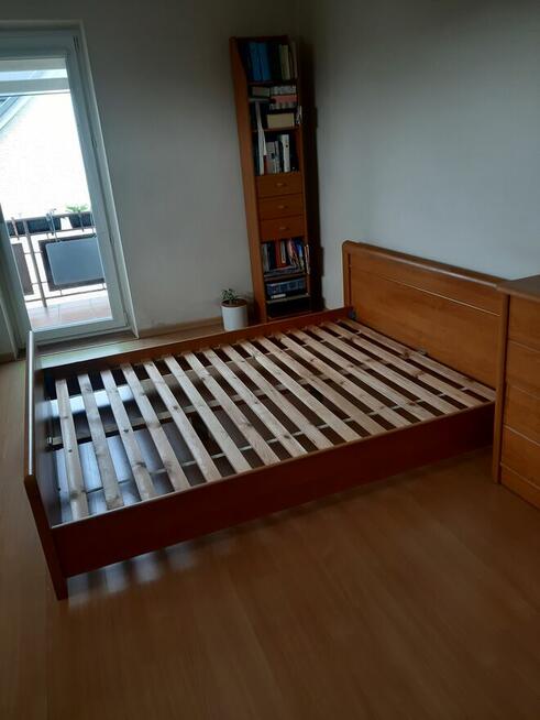 Sprzedam stelaż łóżka do sypialni wymiary 160 cm x 200 cm.