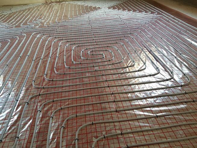 Ogrzewanie podłogowe, instalacje wod-kan