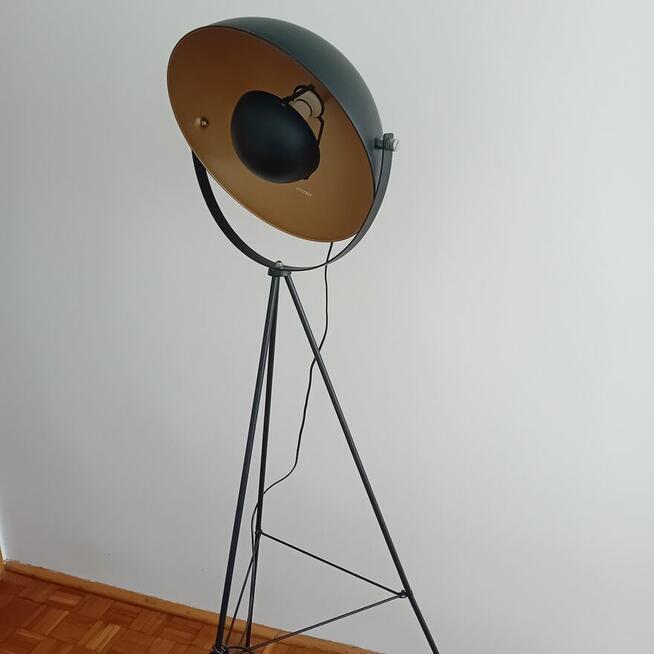 Sprzedam nową podłogowa lampę