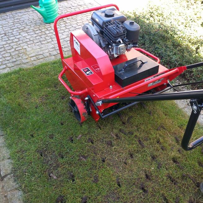 Aeracjia rurkowa otworowa, Piaskowanie topdresing trawnika